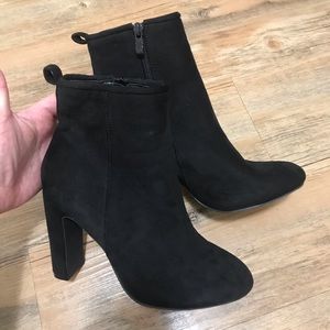 Women’s forever 21 black boots size 7
